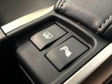 【クリアランスソナー】バンパーに付いたセンサーが障害物を検知!一定の距離に近づくとアラートで教えてくれます♪狭い駐車スペースや車庫入れ時も安心ですね☆
