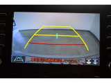 バックモニター付き。車両後方の映像が画面に表示されるので、車庫入れが苦手な人も安心です。ただし、目視確認もお忘れなくお願いいたします。