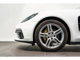 19インチ Panamera Sホイール搭載です。