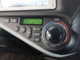 オートエアコンで車内の温度設定が楽々。