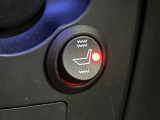 ●フロントシートヒーティング:運転席・助手席共に三段階で調節が可能なシートヒーターを装備しております。季節を問わず快適にご使用いただけます。