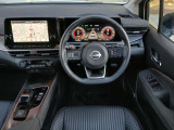視界が良く操作しやすい運転席 様々なスイッチ類が安全と快適をお届けいたします。