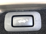 【パワーバックドア】スマートキーや運転席のボタンを押すだけでリアゲートが自動で開閉します!荷物を持っている時や、高い位置にあるバックドアを閉める際に便利な機能です♪