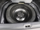 スペアタイヤが装備されています。