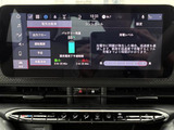 TFTタッチパネルを使ったインターフェースで、様々な車両情報を表示コントロール。スイッチ類を増やさずに多機能化が可能になりました。