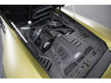 5.2L V型10気筒DOHC、610ps/57.1kgm、全長&times;全幅&times;全高mm 4525&times;1956&times;1248mm、車両重量 1470kg(乾燥重量)