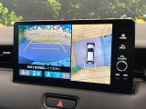 【マルチビューカメラシステム】専用のカメラにより、上から見下ろしたような視点で360度クルマの周囲を確認することができます☆死角部分も確認しやすく、狭い場所での切り返しや駐車もスムーズに行えます。