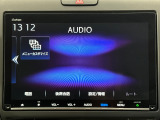 スマートフォンのような操作感の静電式タッチパネル。