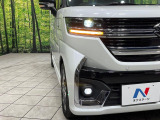 【LEDヘッドライト】悪天候や夜間走行時も良好な視界を確保し安心して運転できる高輝度LEDヘッドライトを装備!点灯速度が早く、消費電力も抑えられています。