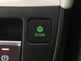 ★ECONスイッチ★ エコドライブを加速しよう!スイッチをONにすると、運転の仕方によるロスを抑え込み燃費をよくするようクルマが頑張ります(*^ー^*)燃費向上にチャレンジ♪