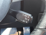 【クルーズコントロール】高速道路もラクラク走行。アクセルを離しても一定速度で走行ができ、長距離運転時の負担を軽減!加速・減速も簡単なスイッチ操作で調整できます。