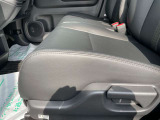 【助手席シート】試乗車上がりで使用感も少なく、シート状態良好です!