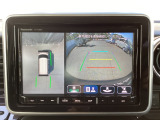 狭い場所での駐車やすれ違いなどでより的確な運転操作に役立つ360&deg;ビューモニターが装備されています。