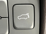 【パワーバックドア】スマートキーや運転席のボタンを押すだけでリアゲートが自動で開閉します!荷物を持っている時や、高い位置にあるバックドアを閉める際に便利な機能です♪
