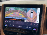 【パノラミックビューモニター】専用のカメラにより、上から見下ろしたような視点で360度クルマの周囲を確認することができます☆死角部分も確認しやすく、狭い場所での切り返しや駐車もスムーズに行えます。