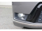 LEDフォグライトを装備。シャープな光と低消費電力でドライブをサポートします。