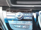 フルオートエアコンです☆好みの設定に合わせて風量などを自動で調整できます。運転席・助手席にシートヒーター付☆