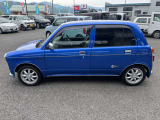 お客様が安心して中古車を購入できるよう、中古車の価格や品質の適正な情報を提供し、近年問題となっております修復暦の偽り・メーター改ざん車の排除に努めています。