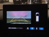 バックカメラが付いているので、車庫入れもラクラクです♪更にバンパーに取り付けられたソナーセンサーで、障害物を音とナビゲーション画面で知らせてくれます♪