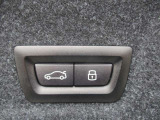 電動リアゲート装備です。