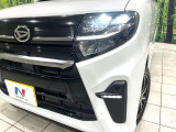 【LEDヘッドライト】悪天候や夜間走行時も良好な視界を確保し安心して運転できる高輝度LEDヘッドライトを装備!点灯速度が早く、消費電力も抑えられています。