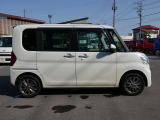 すべての車に外装のコーティングと各種ルームクリーニングを施工いたします!外装も内装も愛車はいつもピカピカキレイが気持ちいいですね♪