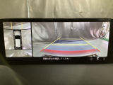 狭い場所での駐車やすれ違いなどでより的確な運転操作に役立つ360&deg;ビューモニターが装備されています。