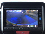 駐車もラクラクの3モードリアカメラ付です