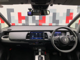 インパネ全体:視界が開けて前が見やすい設計です!安全に運転できます!