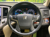 【純正革巻きステアリング】上質な革を使用することで、手にしっかり馴染みとても運転しやすいハンドルです♪
