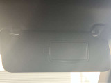 バニティミラー装備。
