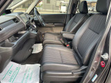 【助手席 】納車前には専門業者にてクリーニングを実施し綺麗な状態でお渡します!
