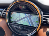 お仕事やお出かけでの強い味方カーナビ!!遠出のドライブも安心して運転いただけます。