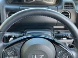 運転席の手元でシフトアップシフトダウンの操作が可能なパドルシフトを装備しています♪