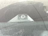 【三菱e-Assist】走行中に前方の車両等を認識し、衝突しそうな時は警報とブレーキで衝突回避と被害軽減をアシスト。より安全にドライブをお楽しみいただけます。