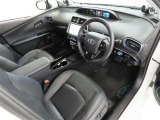 シンプルで使いやすいデザインの運転席です。