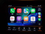 音声認識システム、ナビ、エアコンなどさまざまな機能を直感的に操作できるUconnect。もちろんアップルカープレイ・アンドロイドオートにも対応。