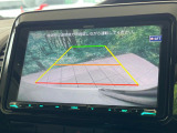 【バックカメラ】駐車時に後方がリアルタイム映像で確認できます。大型商業施設や立体駐車場での駐車時や、夜間のバック時に大活躍!運転スキルに関わらず、今や必須となった装備のひとつです!