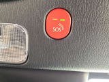 エアバッグ作動時や後突時、もしくは車内のSOSボタンを押した際に緊急通報オペレーターに連携し、救急・警察を手配します。更にオペレーターにも連携、お客様のご要望に応じてロードサービスの手配を行います。