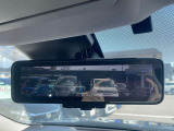 スマートルームミラー・後部座席に人が座っている時や、荷物が多い際でも後方確認がしやすいです。