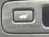 【ハンズフリーパワーバックドア】リアバンパー下部に足先を出し入れするだけでバックドアが自動で開閉♪両手が荷物でふさがっている時でもラクラク開閉操作が行えます!