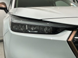 LEDヘッドライトは、点灯の瞬間から最大光量を発揮し、突然暗くなるトンネルなどでの安定感を高めます。