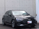 デザイン・ボディカラーが都会的な建物にも非常に良く映えます。クール・知的。Audiの持つ「品の良さ」が伝わってきます。