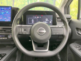 インテリアに合わせたデザインのステアリングは、運転される方のことも考え、運転しやすい形状、大きさです。是非一度、実際に触ってお確かめください。