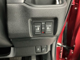【両側パワースライドドア】両側がパワースライドドアになっており、運転席のスイッチやスマートキーでも開閉が可能です!開口部も広いので乗り降りも楽々♪