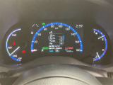 視認性に優れたメーターを採用しており、走行中でも車速や情報が分かりやすく表示されます。運転時の視線移動をむりのない範囲に抑え、快適で安心感のあるドライブをサポートします。