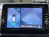 【アラウンドビューモニター】車を上から見下ろしているかのような映像で周囲の状況がひと目で確認、狭い駐車場に駐車するときも安心です♪