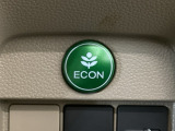 ★ECONスイッチ★ エコドライブを加速しよう!スイッチをONにすると、運転の仕方によるロスを抑え込み燃費をよくするようクルマが頑張ります(*^ー^*)燃費向上にチャレンジ♪