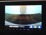 【バックカメラ】運転が苦手な方も車庫入れラクラクです!ギアをリバースに入れれば自動的に切り換わりますので、面倒な操作は不要です♪狭い駐車場もお車を傷つけず安心ですね!