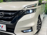【LEDヘッドライト】悪天候や夜間走行時も良好な視界を確保し安心して運転できる高輝度LEDヘッドライトを装備!点灯速度が早く、消費電力も抑えられています。